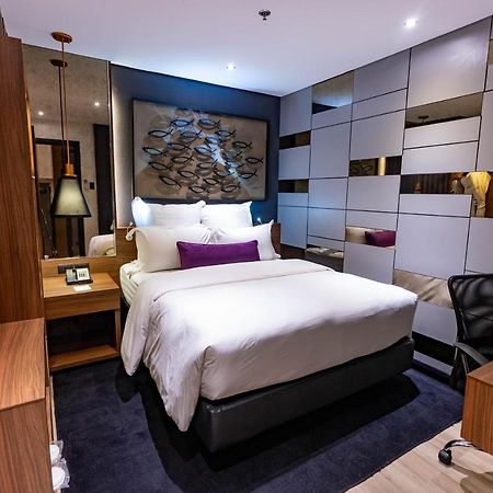 Coro Hotel Makati City Exteriér fotografie