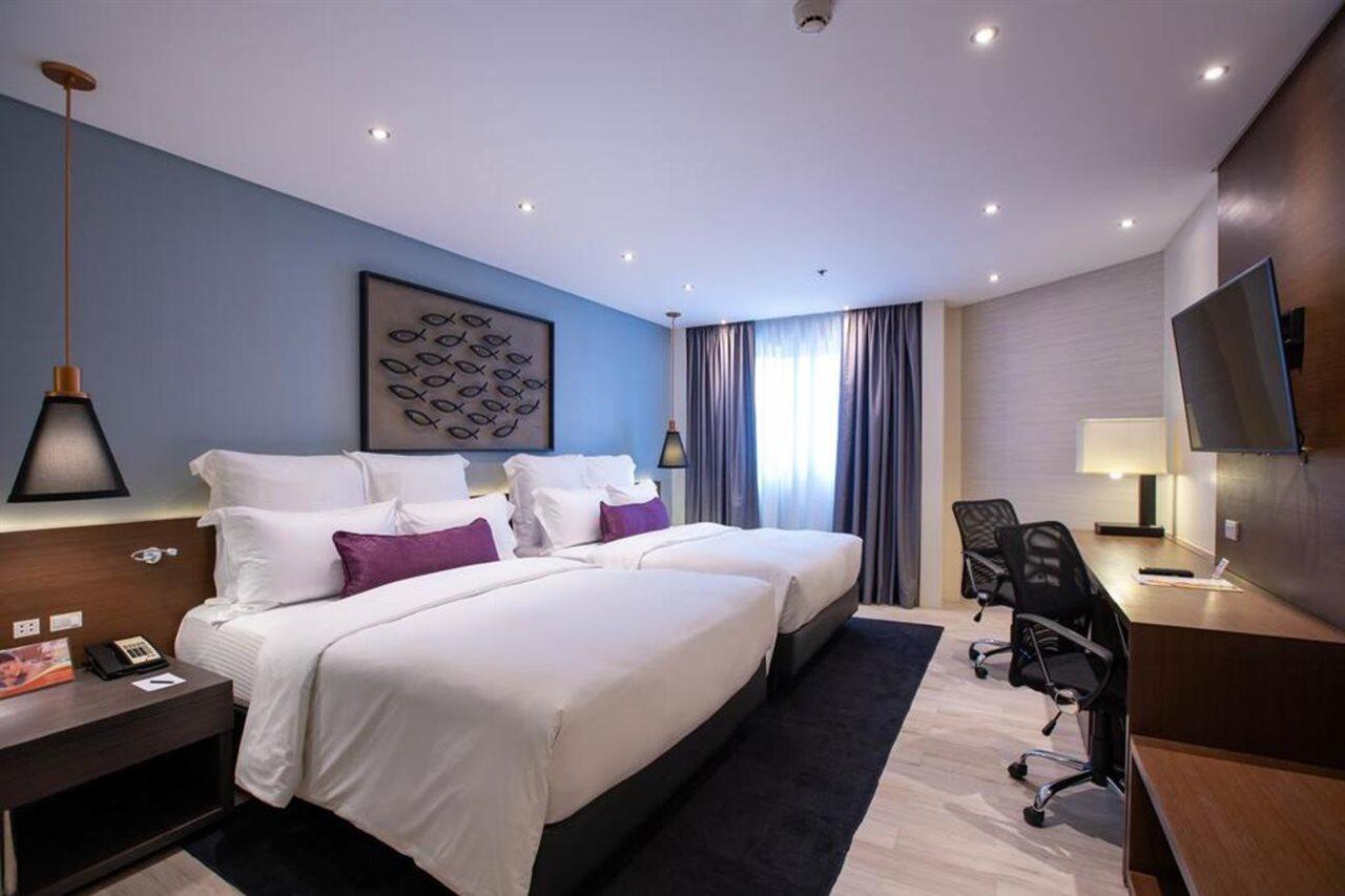 Coro Hotel Makati City Exteriér fotografie