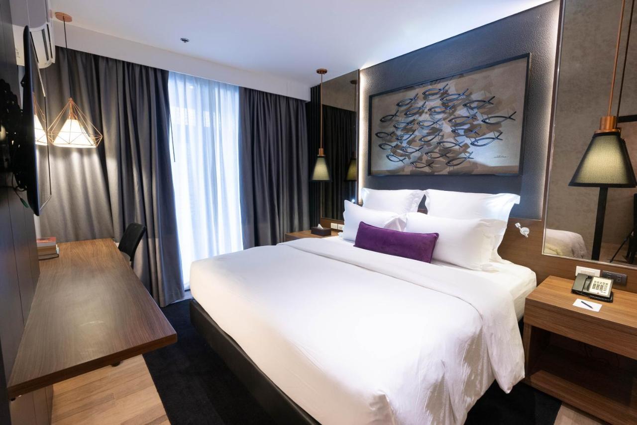 Coro Hotel Makati City Exteriér fotografie
