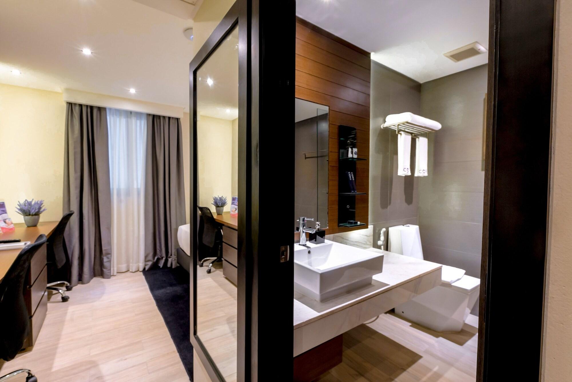 Coro Hotel Makati City Exteriér fotografie