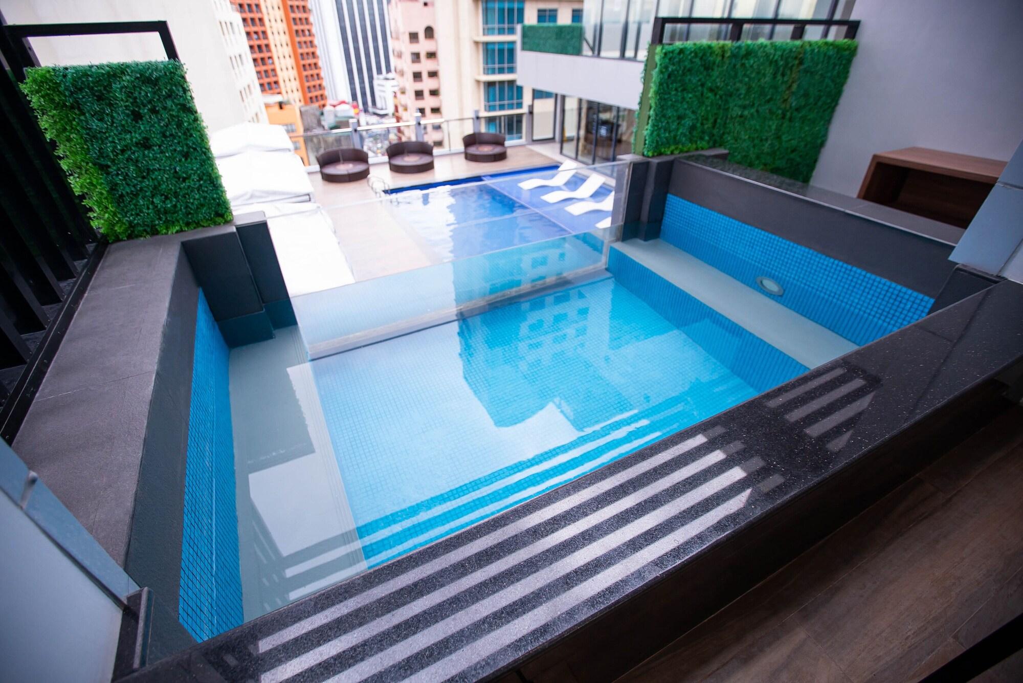 Coro Hotel Makati City Exteriér fotografie