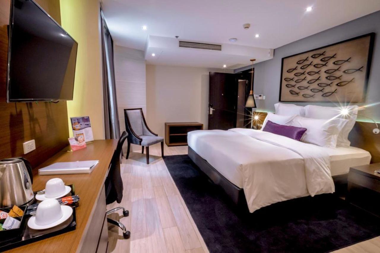 Coro Hotel Makati City Exteriér fotografie