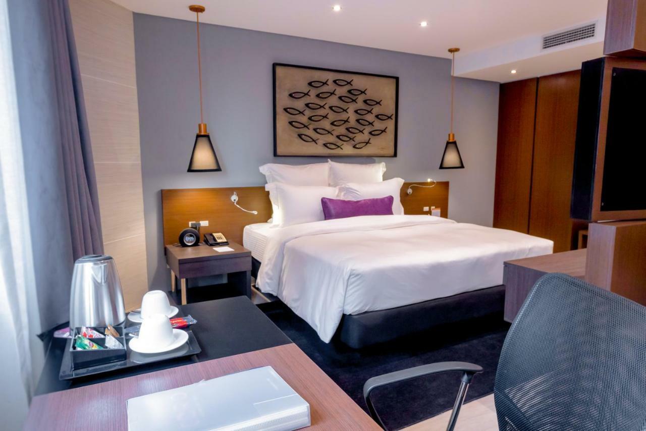 Coro Hotel Makati City Exteriér fotografie